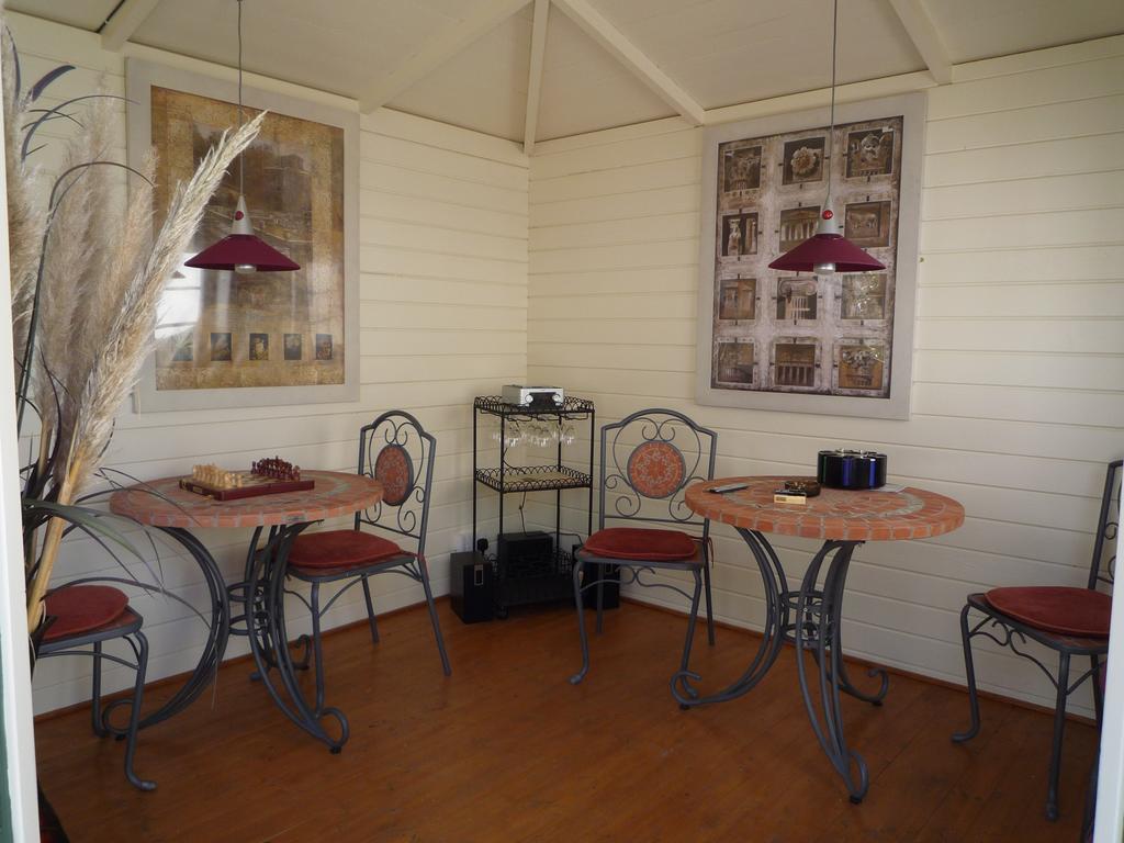 Bed & Breakfast Avlon House 4*
